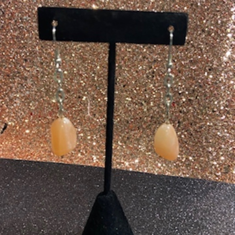 Earrings with peach Agatha bead